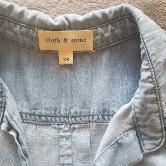 Cloth & Stone Chambray Button Down - Picture 3 of 6